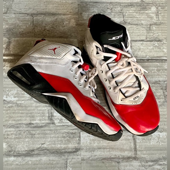 JORDAN B’LOYAL GS ‘WHITE GYM RED’ BOY’S SNEAKERS - Picture 2 of 7